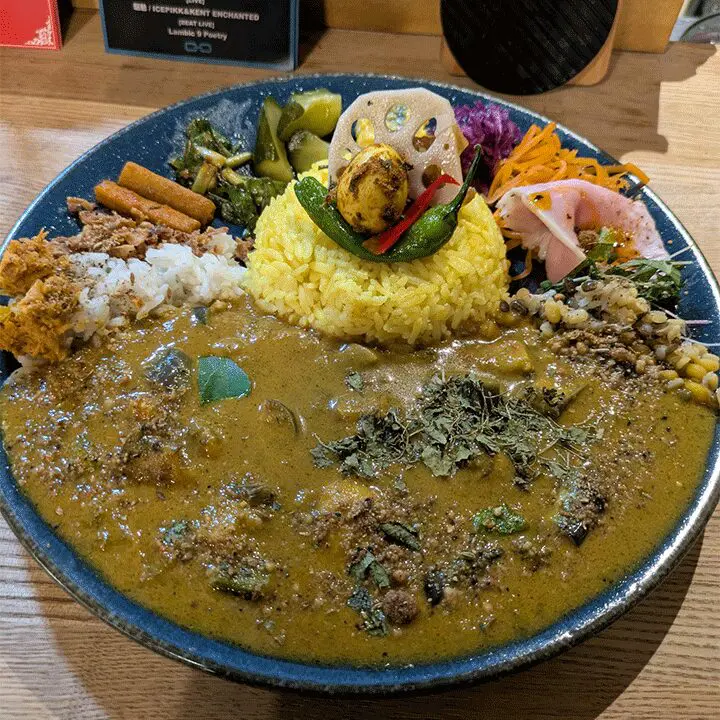 今日の間借りカレーでホヤカレー。