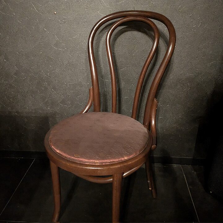 そういや先週椅子買いました。