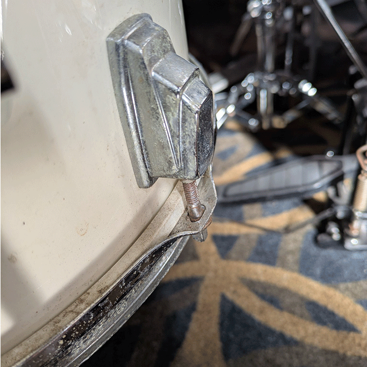 昨日は打ち合わせ以外はほとんどドラムのパーツ磨いてました