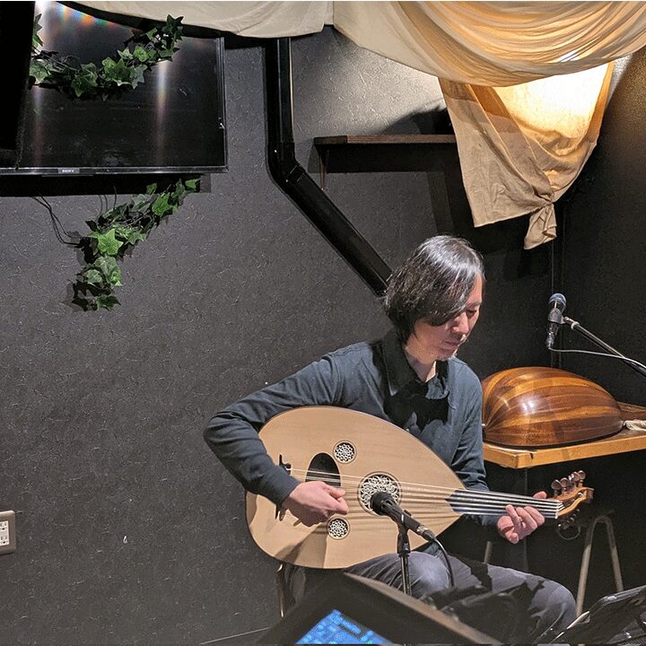 今日はウード奏者・加藤吉樹さんライブ