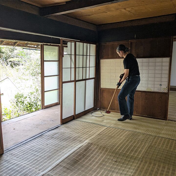 今日は知人の空き家解体お手伝いして